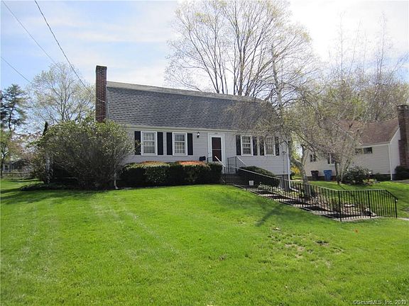 3rd image of 251 Stanwood Dr