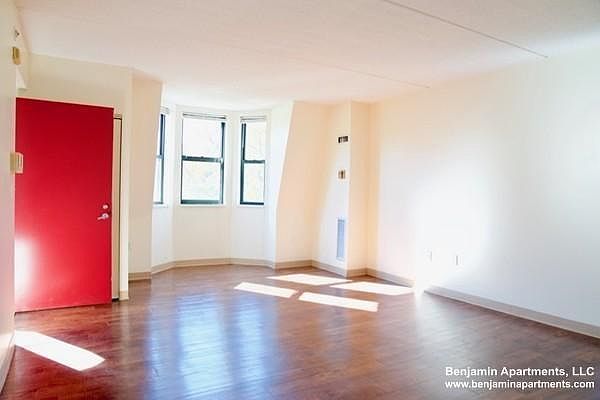 2nd image of 101 Northampton St APT 3A