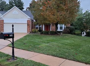 14712 Whitebrook Dr, Chesterfield, MO 63017