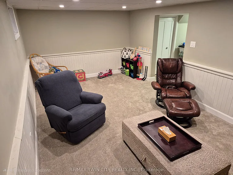384 Pioneer Dr — Photo 20