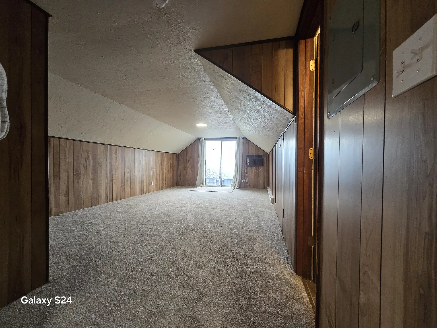 2690 Gable Rd — Photo 2