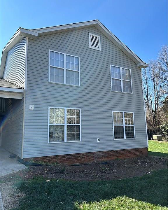1st image of 11 Meadowood Glen Way APT B