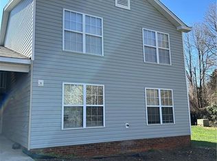 11 Meadowood Glen Way APT B, Greensboro, NC 27409