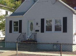 236 Goldenrod Ave, Franklin Square, NY 11010
