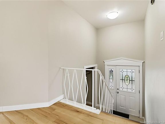 3rd image of 66 Braeburn Cres