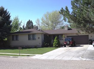 227 W Ridgeline Dr, Washington Terrace, UT 84405