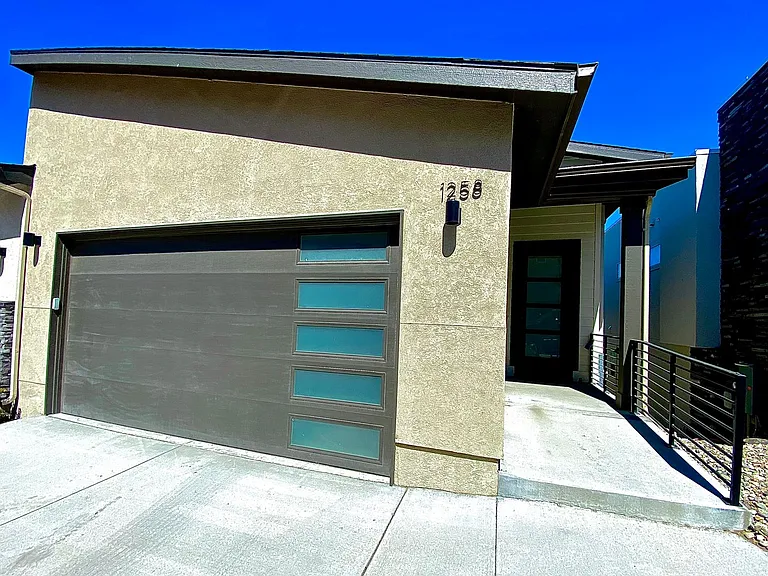 1258 E Echelon Ridge Ln — Photo 1