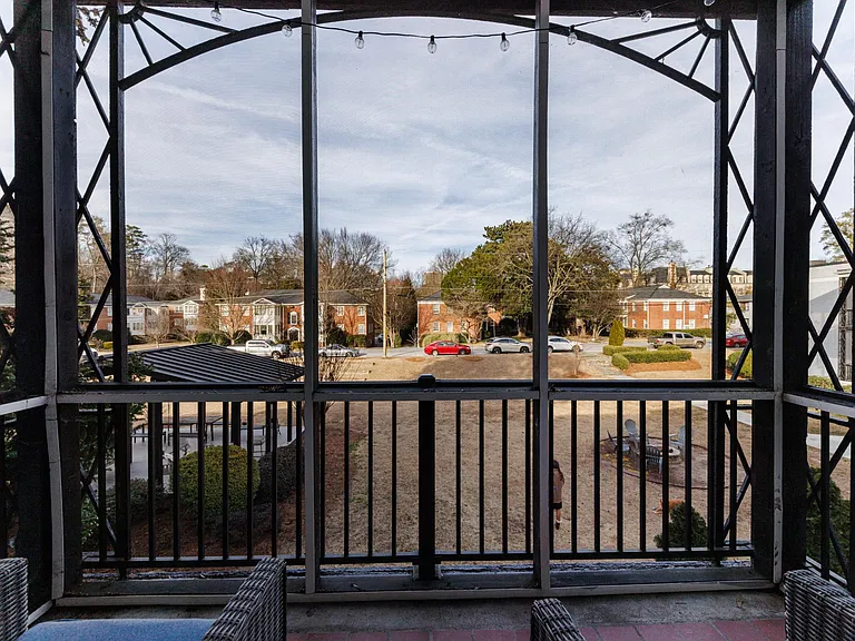 120 Peachtree Memorial Dr NW #4 — Photo 26