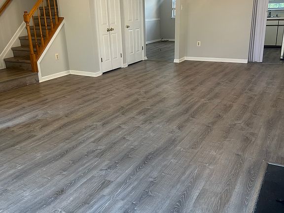 5th image of 210 High Timber Ct