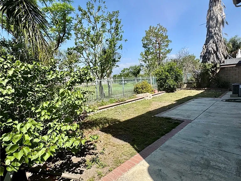 6076 Brookside Way — Photo 31