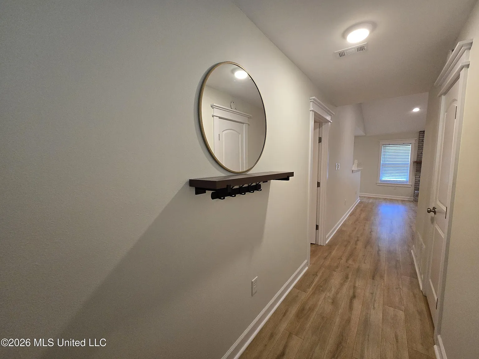4 bed, 3.0 bath, 1800 sqft, $2,350 — Photo 4