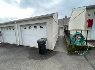 27 NW Mountain View Dr, Roseburg, OR 97471