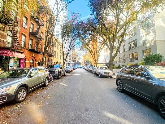 Rented by Anchor Associates | media 8