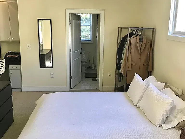 663 Alexander St #1 — Photo 7