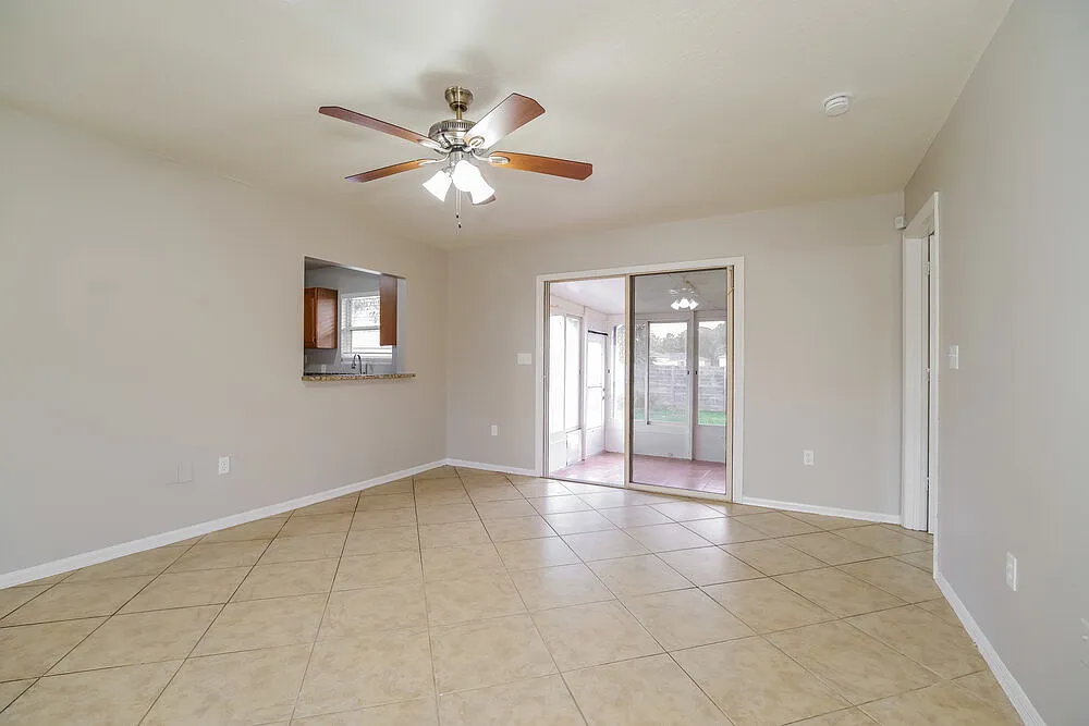 3 bed, 2.0 bath, 1747 sqft, $1,725 — Photo 4