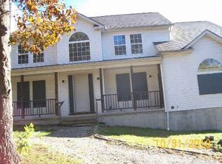 297 Adirondack Dr, Farmingville, NY 11738