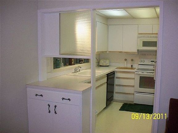 4th image of 184 N Waverly Pl