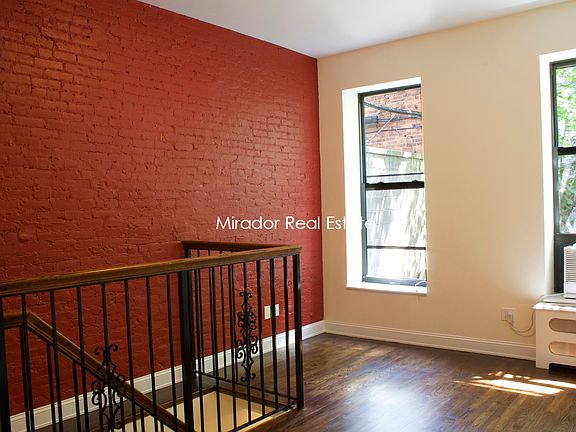 3rd image of 120 E 11th St APT B