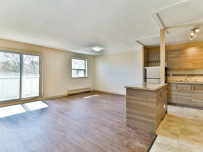 220 Lake Promenade — Photo 16