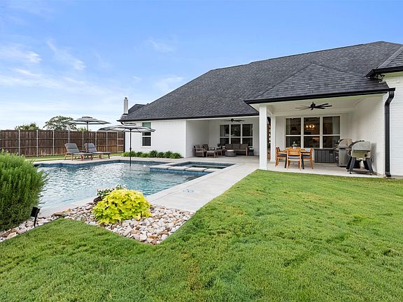 2nd image of 105 Kaya Ct