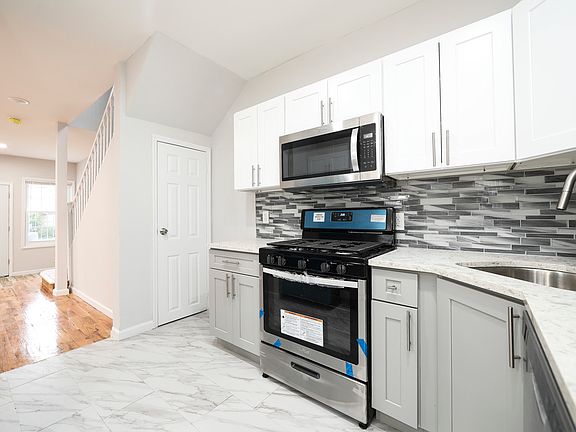 3rd image of 110-35 175th St #A