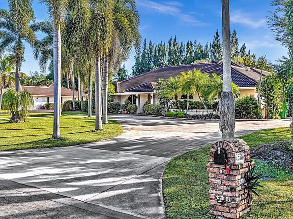 2nd image of 4300 SW 77th Avenue