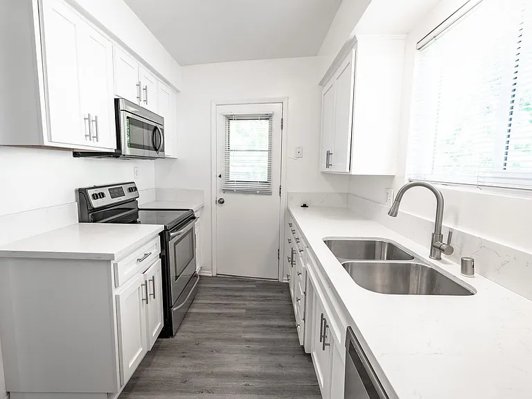 5302 Colodny Ave — Photo 28