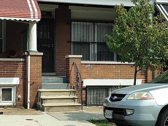 2nd image of 905 N Lakewood Ave