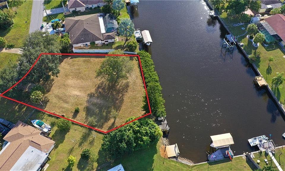 1st image of 550 E Tarpon Blvd