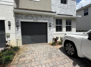 17173 SW 1st St, Pembroke Pines, FL 33027