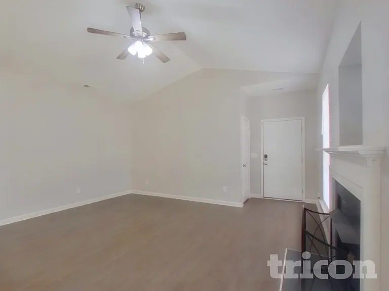 4163 Old Glory Dr — Photo 2
