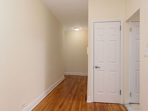 3rd image of 19 William St APT 4B