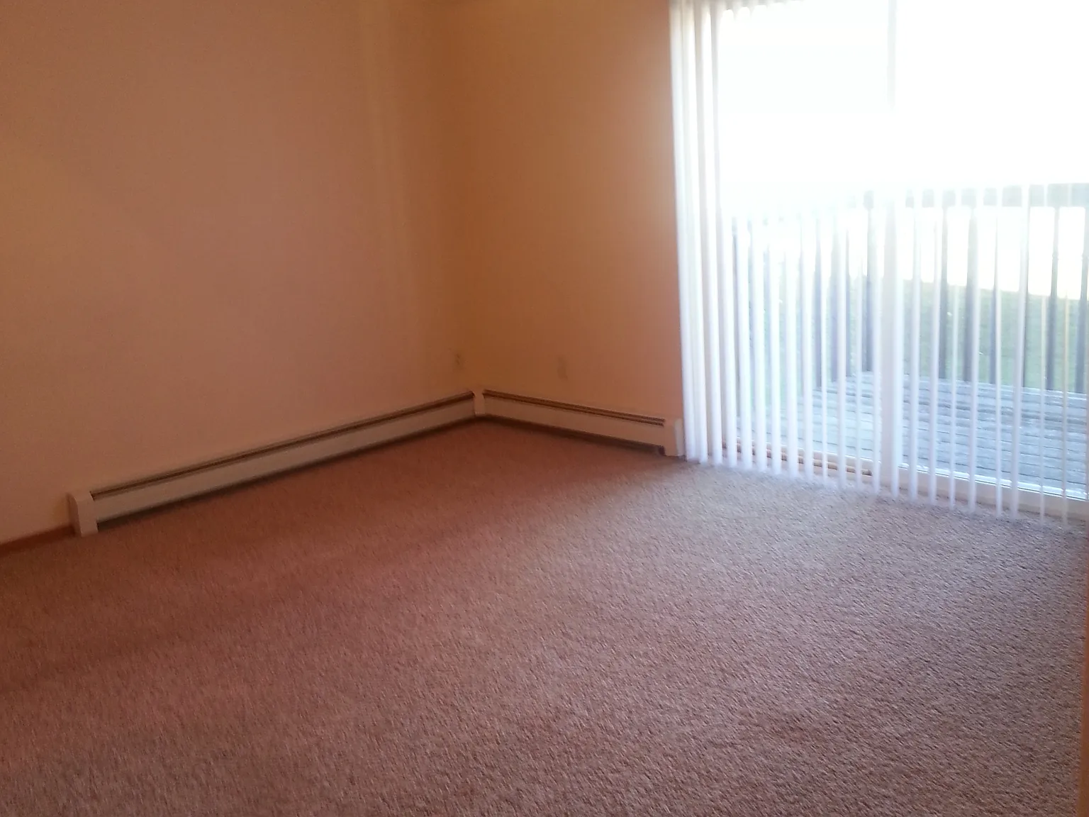 1512 N Garfield Ave — Photo 3