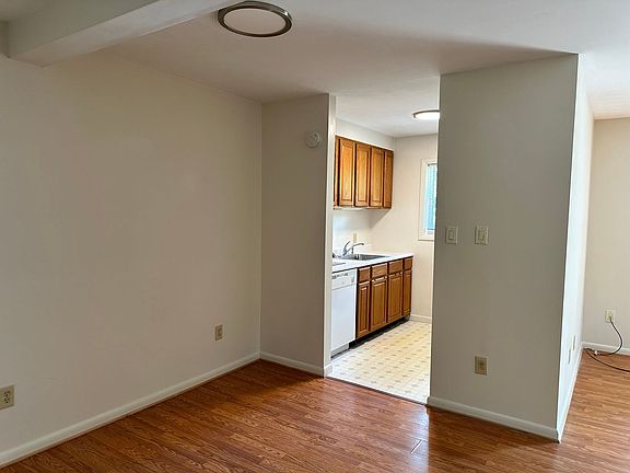3rd image of 153 Albemarle Dr
