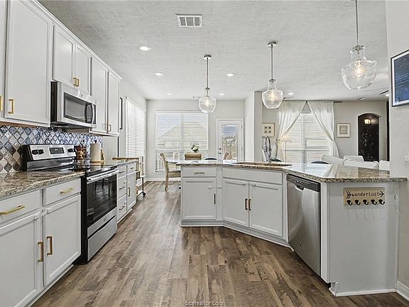 5th image of 2111 Markley Dr