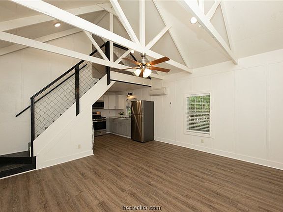 4th image of 5305 Peapod Ln #A