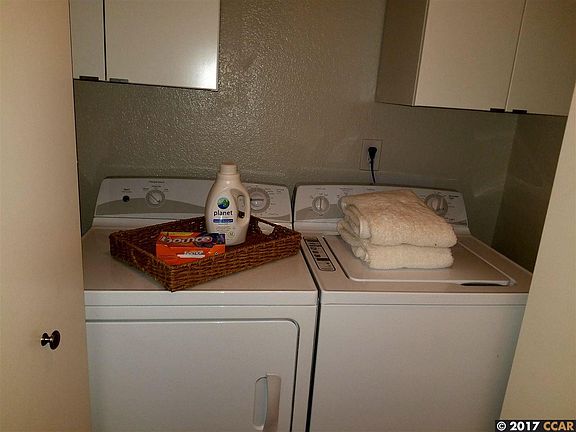 5th image of 61 Lakeshore Ct