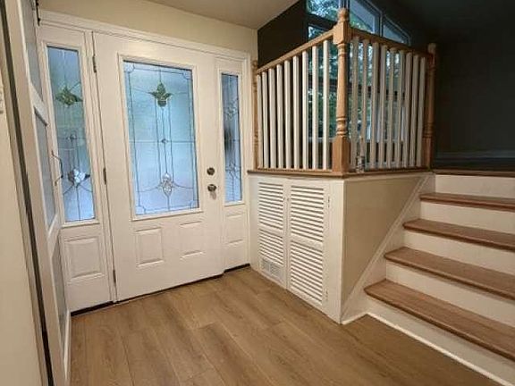 4th image of 26 Camelot Dr