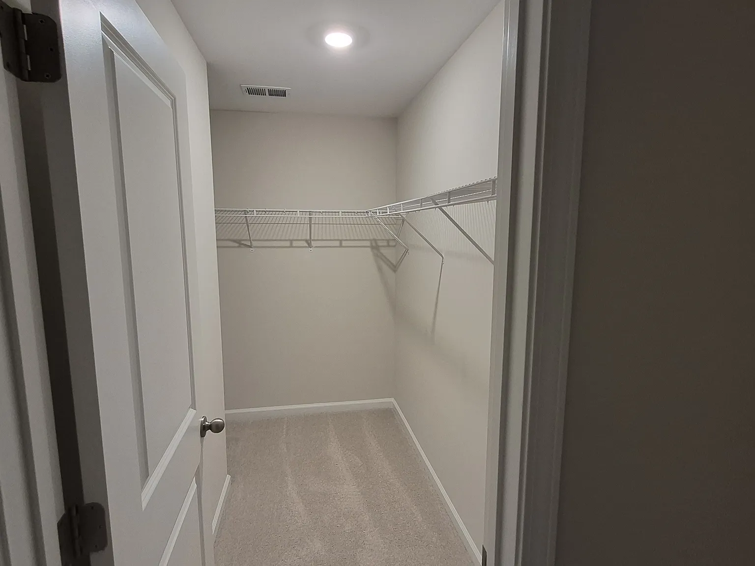 4 bed, 2516 sqft, $800 — Photo 1