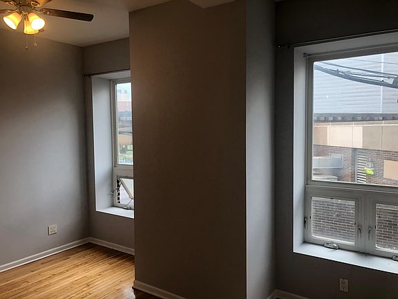 2nd image of 2566 N Lincoln Ave APT 303