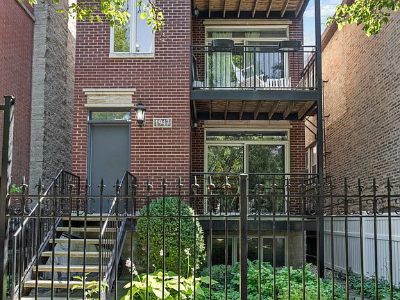 2nd image of 1947 W Erie St #3