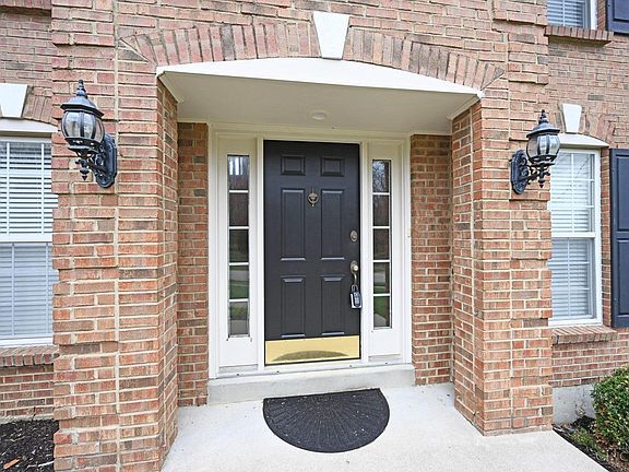 3rd image of 379 Huntington Dr