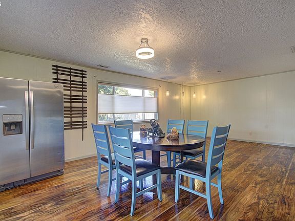 4th image of 3710 NE Pacific Way