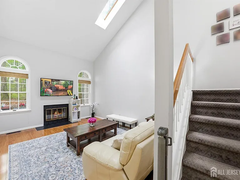 3 Dorchester Dr — Photo 24