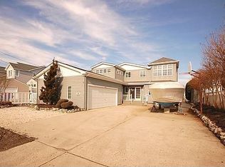 13 W Dune Ln, Brant Beach, NJ 08008