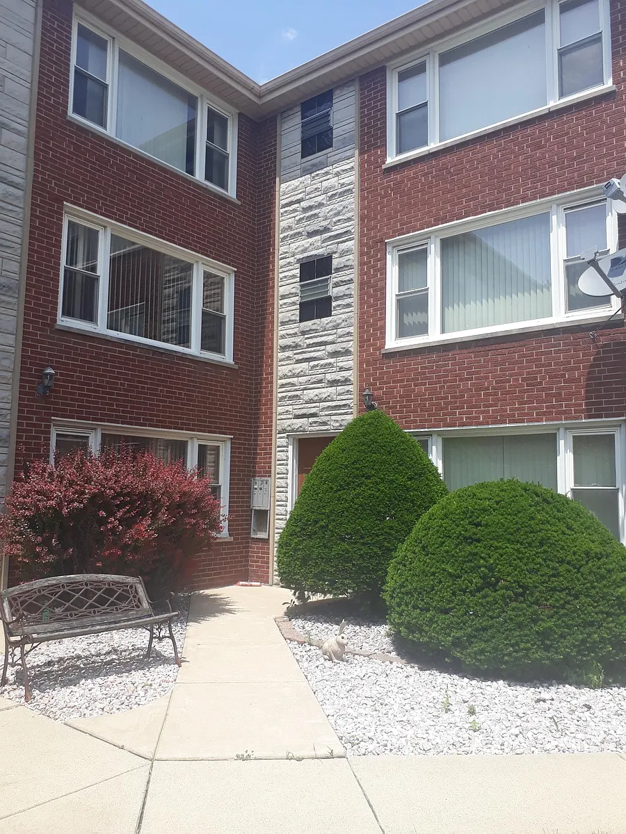 Building Photo - 6946 W 65th St #4