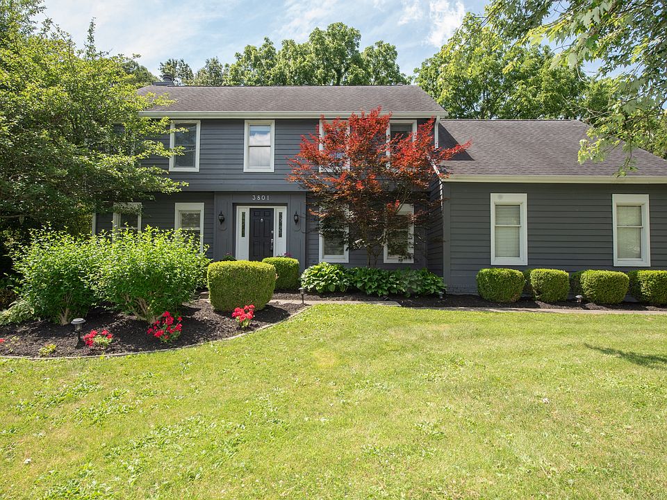 1st image of 3801 W Capilano Dr