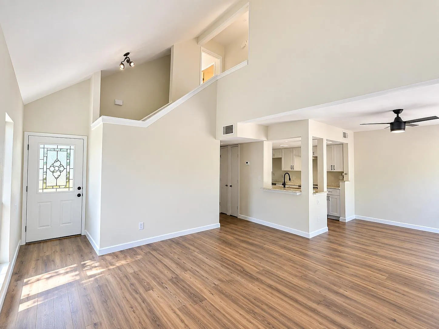 2 bed, 2.0 bath, 1036 sqft, $2,495 — Photo 4