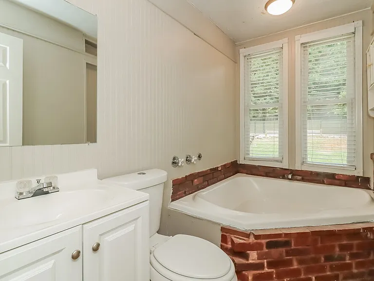 155 Sunny Ln — Photo 11
