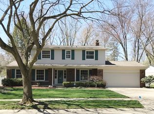 15675 Alpine Dr, Livonia, MI 48154